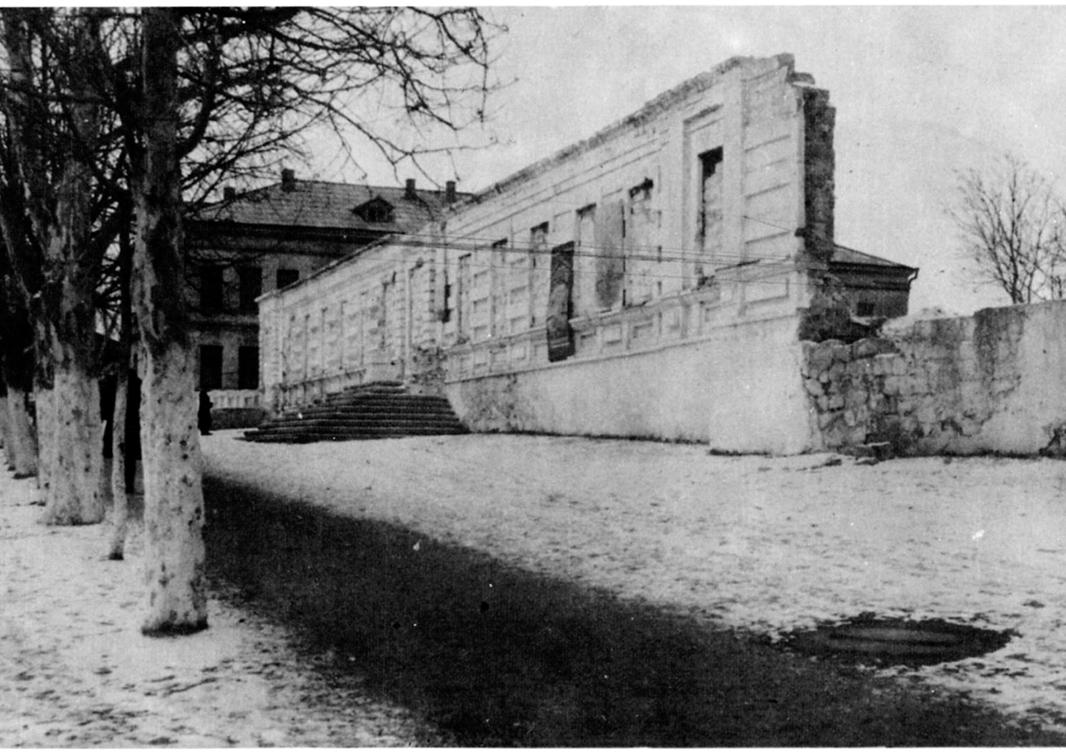  Развалины дома Пионеров